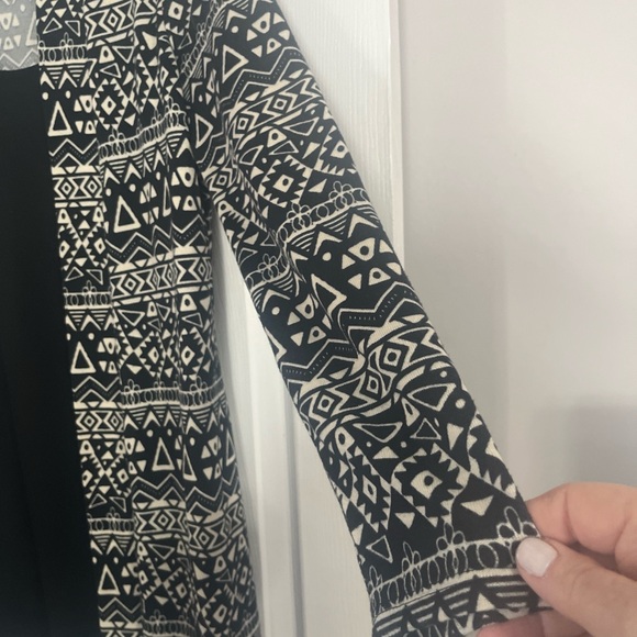 Delicious LA Dress and Cardigan attached XL black and white Aztec print jacket - Picture 4 of 5